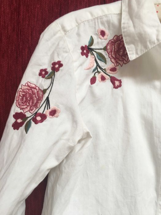 Camisa branca com bordados Young Dimension
