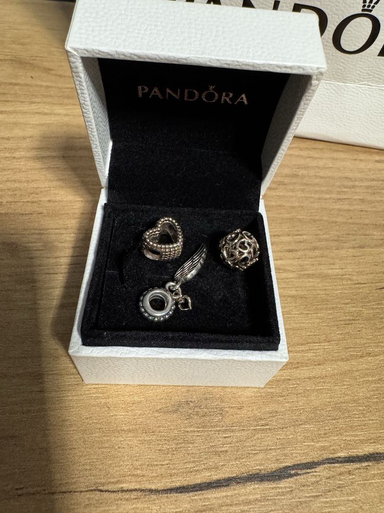 Браслет Pandora з наместинами оригінал
