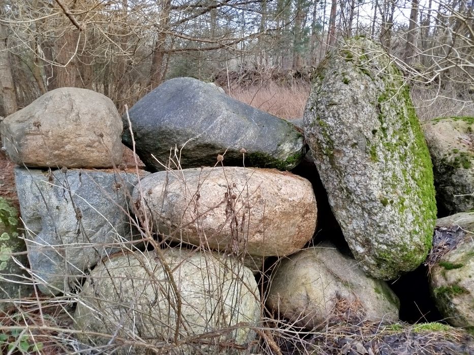 Kamienie, głazy sprzedam