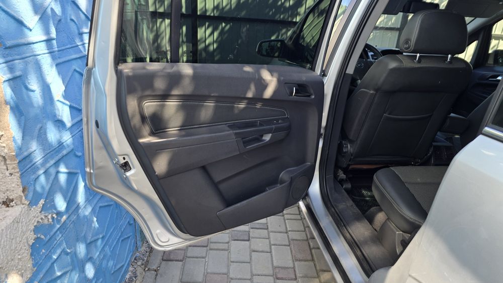 Opel Zafira B 1.9 CDTI Економна та простора сімейна

2

Машина