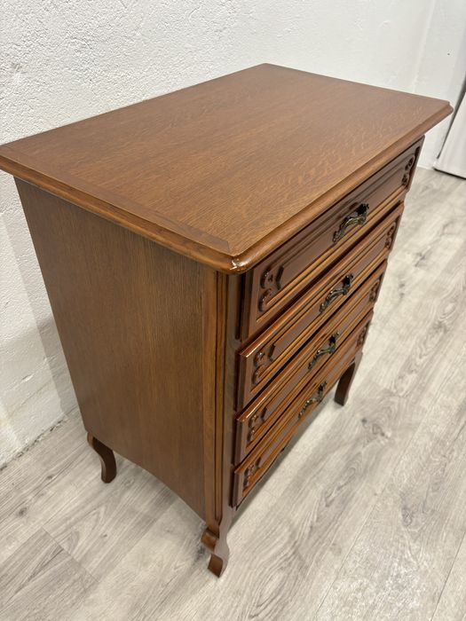 Piękna komoda szufladowa w stylu ludwikowskim