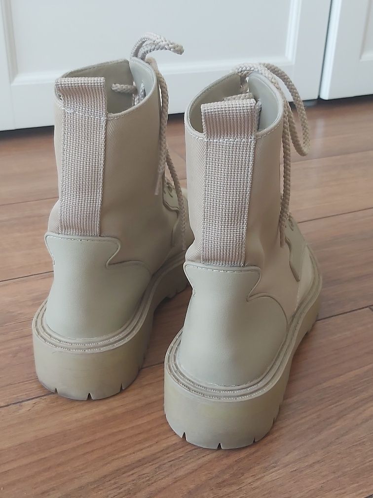 Botki, trapery Zara
