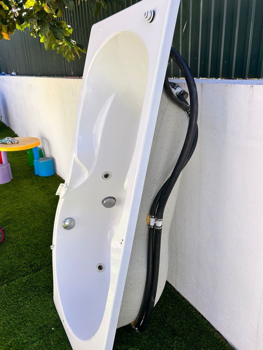 Banheira hidromassagem seminova