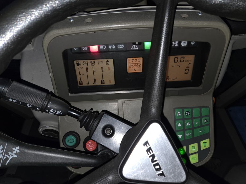 Ciągnik Fendt 820 Vario TMS