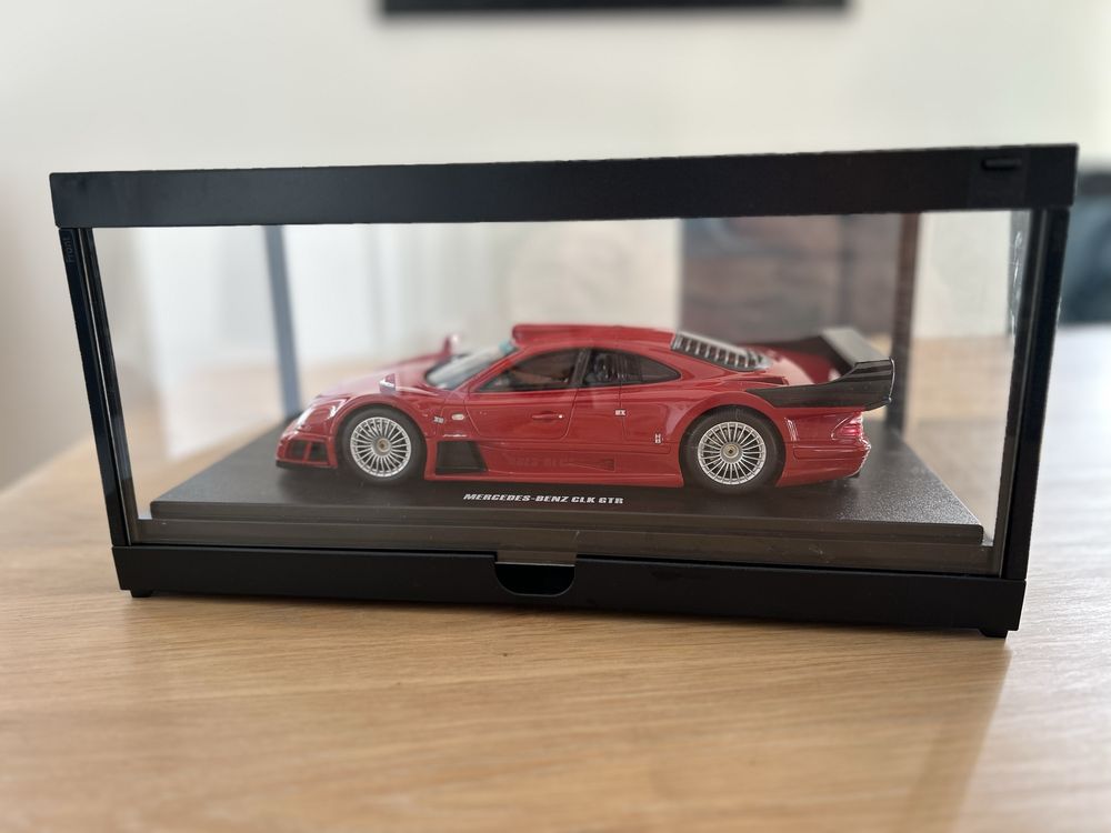 Model Mercedes CLK GTR 1/18, podswietlana gablota