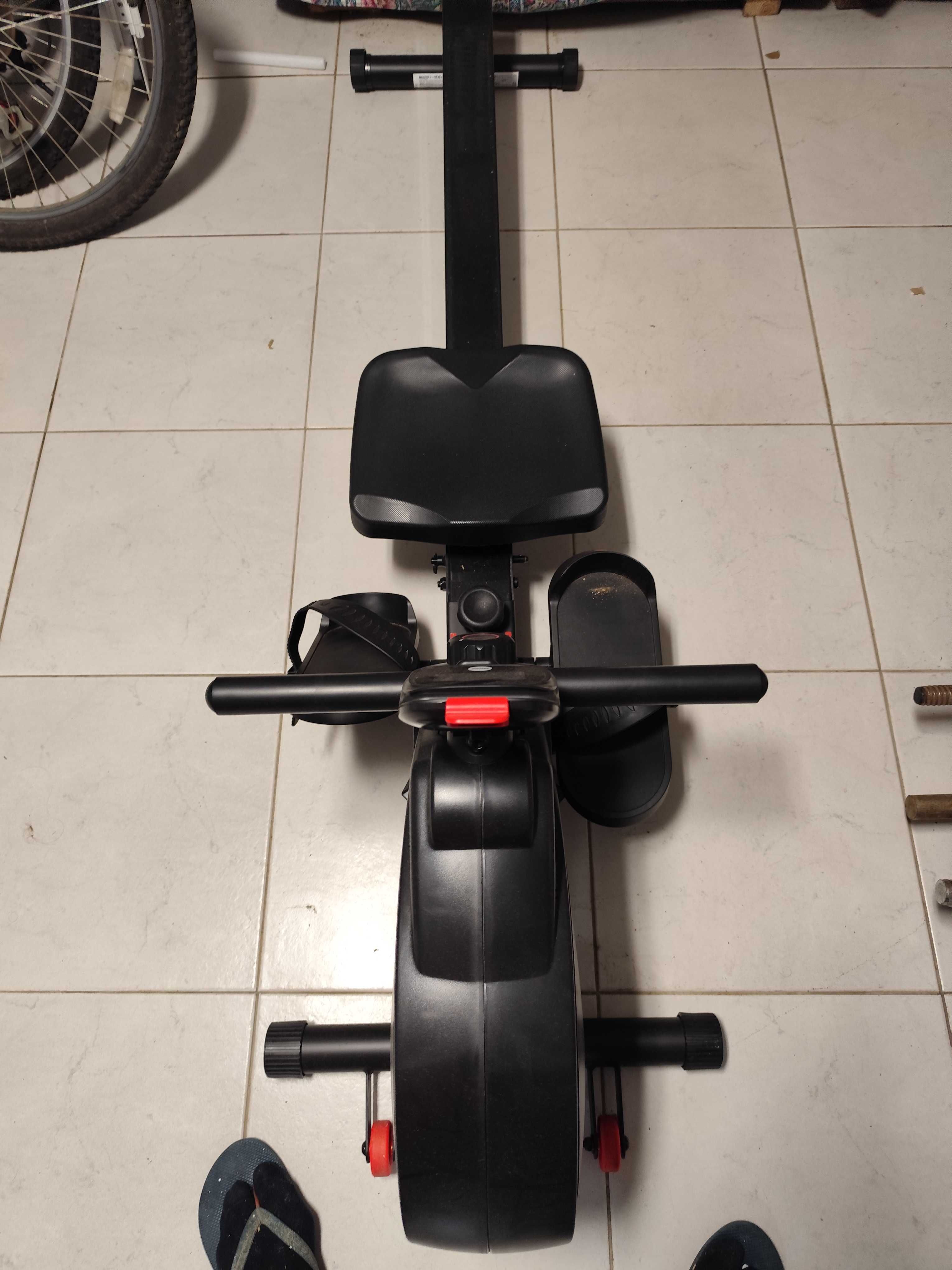 VENDO MÁQUINA DE REMO COMO NOVA