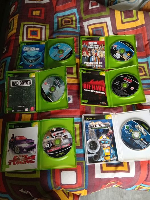 Jogos Xbox e tb capas com os manuais
