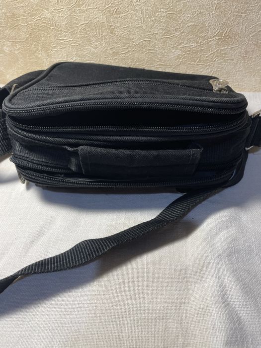 2  барсетки -сумки в комплекте больше и меньше