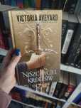 "Niszczyciel królestw" Victoria Aveyard