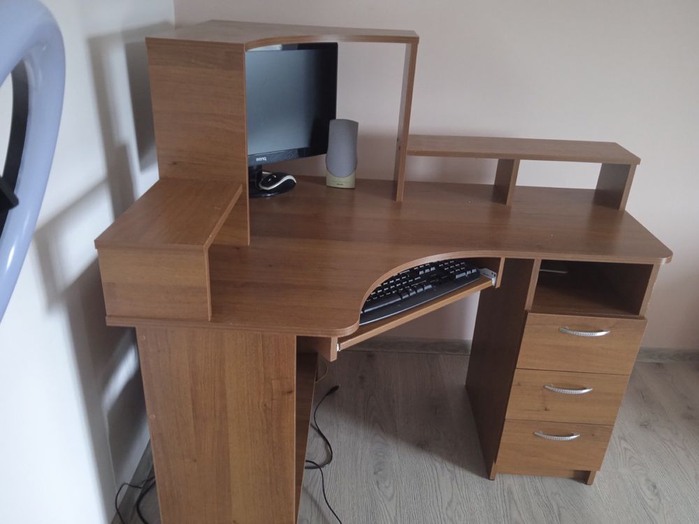 Компʼютерний стіл 06 76 60 14 79