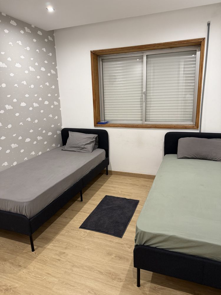 Quarto Para Arrendar Em Vila Nova De Gaia - Para Partilhar