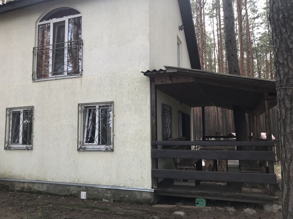 Продам дачний будинок 2 поверхи ,пiдвал.Заг пл 90м2,жила 70.Блок ,утеп