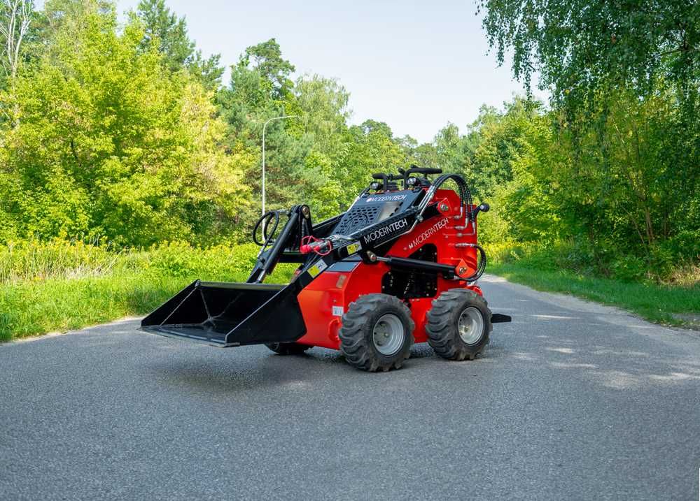 SKITER - mini ładowarka skidsteer NOWA PRODUCENT z osprzętem