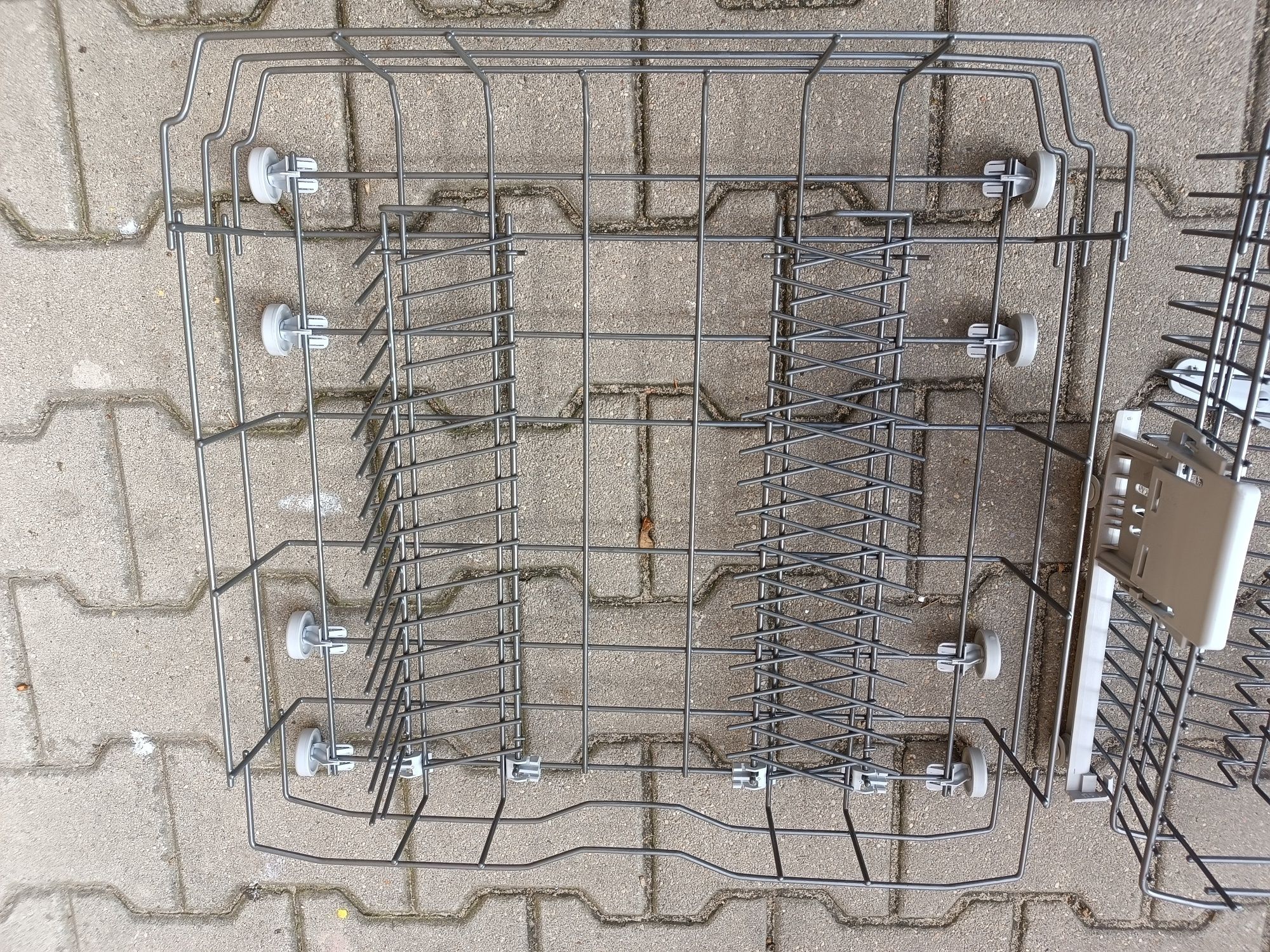 Kosze do zmywarki Whirlpool 60 cm jak nowe