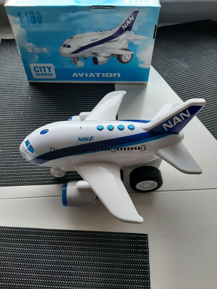 Samolot z napędem city service model Aviation Series 3+