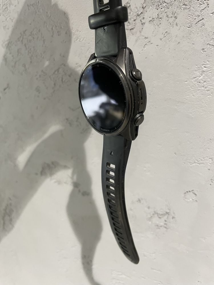 Вживаний Смарт годинник Garmin Fenix 8 43mm Amoled (010-02903-21)