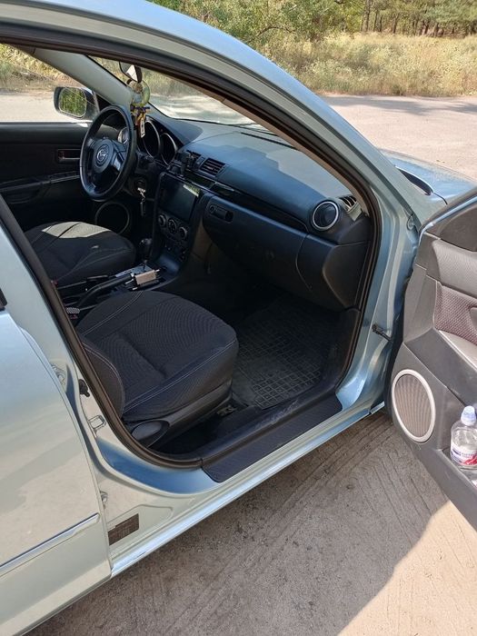 Мазда 3 2006 рік