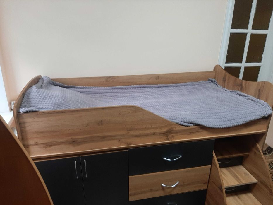 Ліжко-шафа в дитячу кімнату