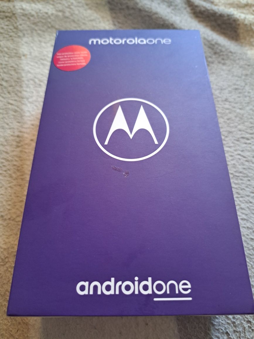 Telefon Motorola One