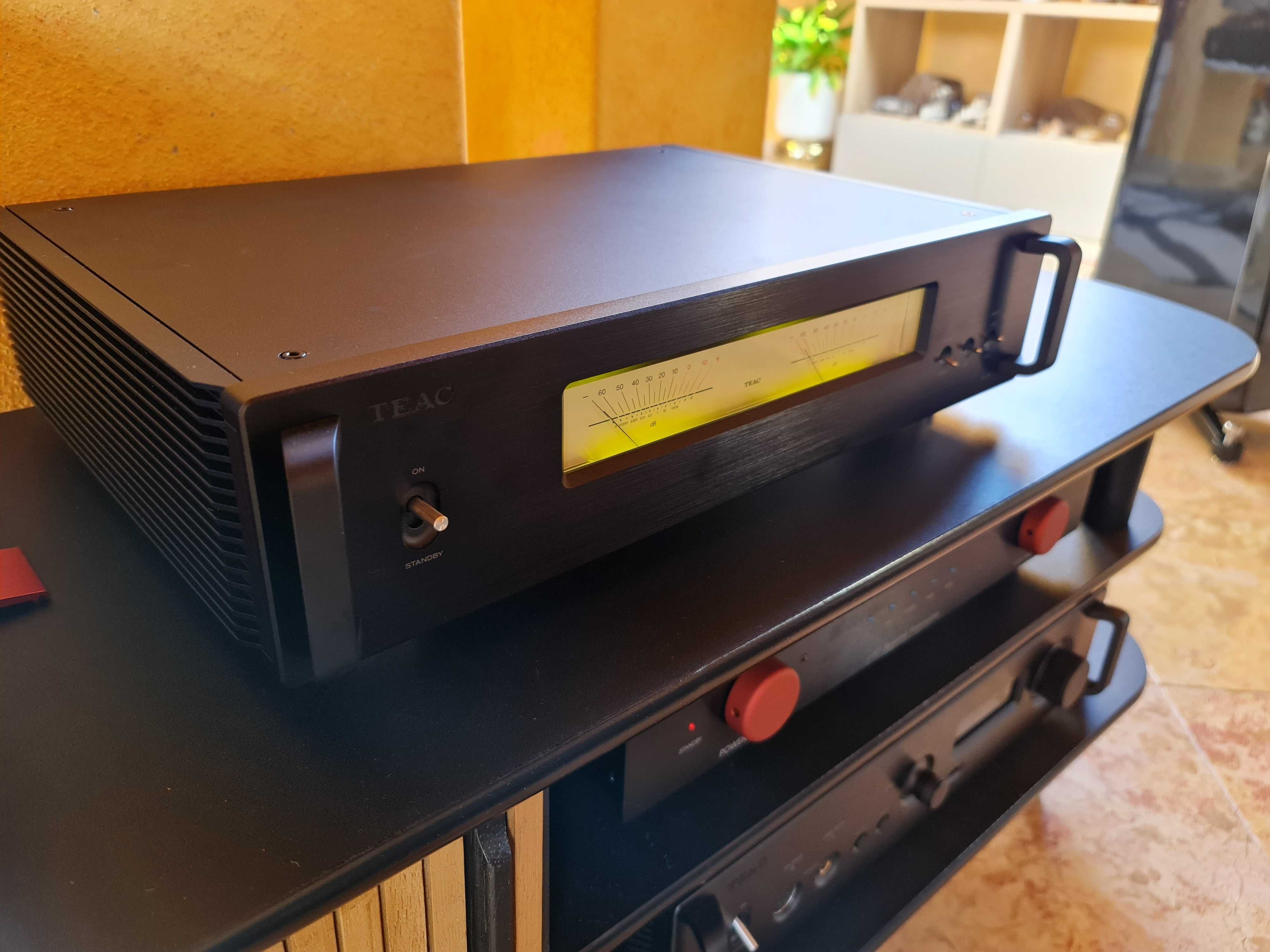 TEAC AP-701 Reference - Amplificador de Potência Dual Mono PVP 3300E