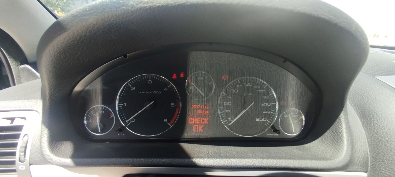 Peugeot 407 Sw 1.6 HDI 110 CVS (NACIONAL)