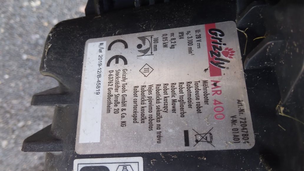 Robot koszący Grizzyl 28V Mr400 kosiarka automatyczna 400m²