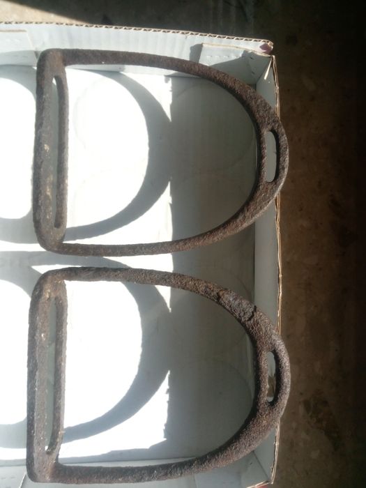 Strzemiona kawaleryjskie II RP Parysów