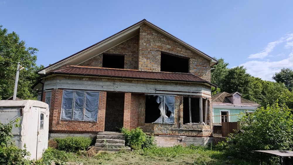 Продається недобудованийй будинок