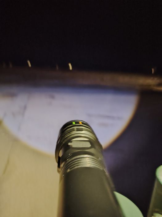 Duas lanternas grandes..em ABS recarregáveis com powerbank
Duas lanter