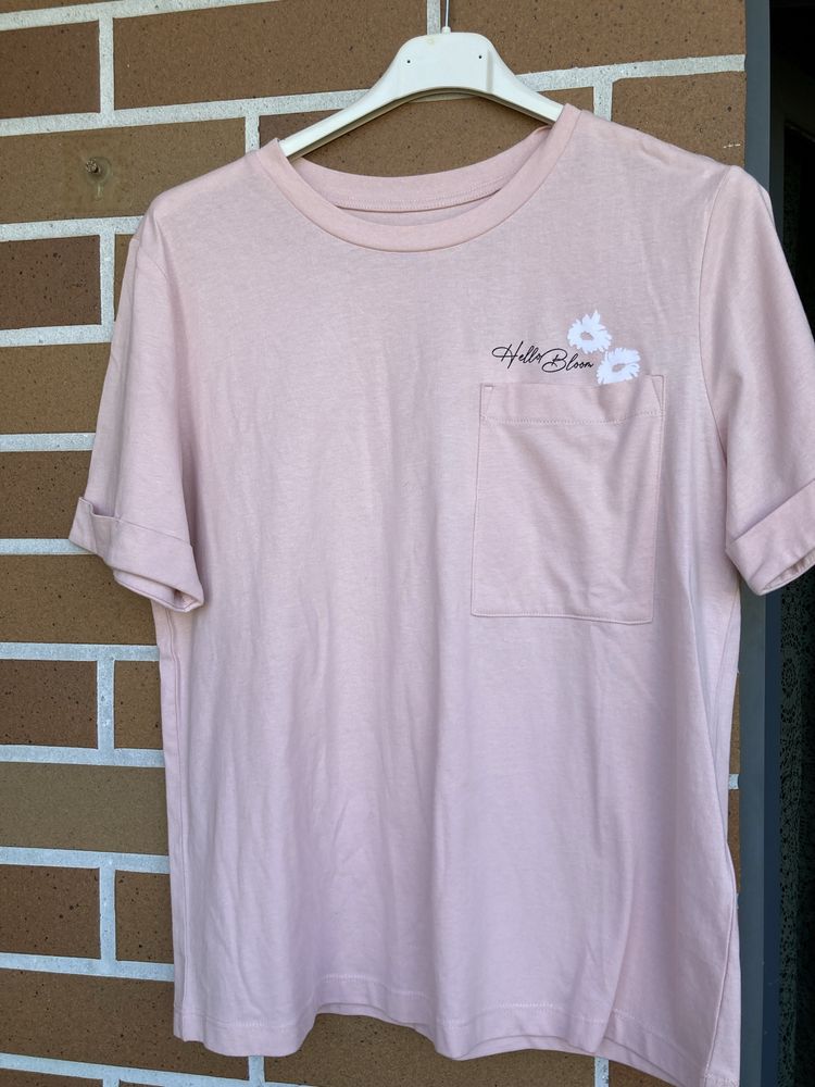 Diversos modelos de t-shirts disponíveis novas a estrear
