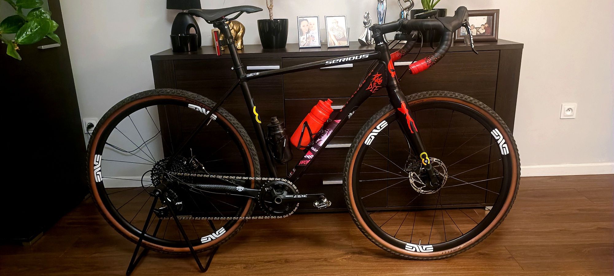 Rower Gravel szosowy Serious Gravix ,rozmiar M ,54 rama,Sram Apex 1x11