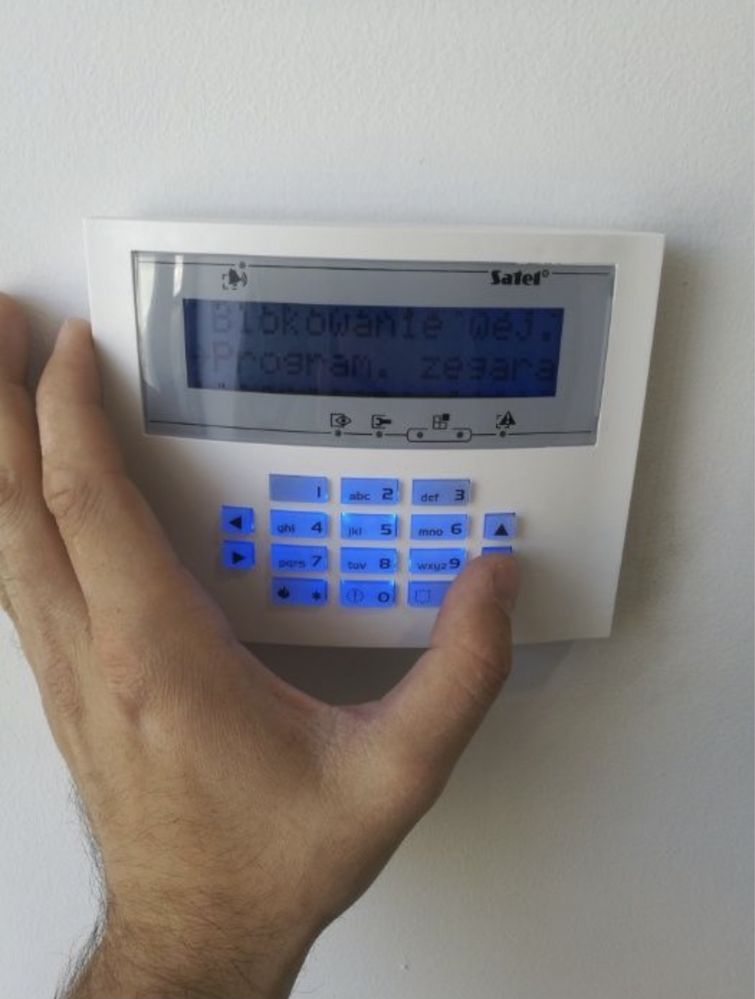 Monitoring, montaż kamer, alarm system alarmowy instalacje elektryczne