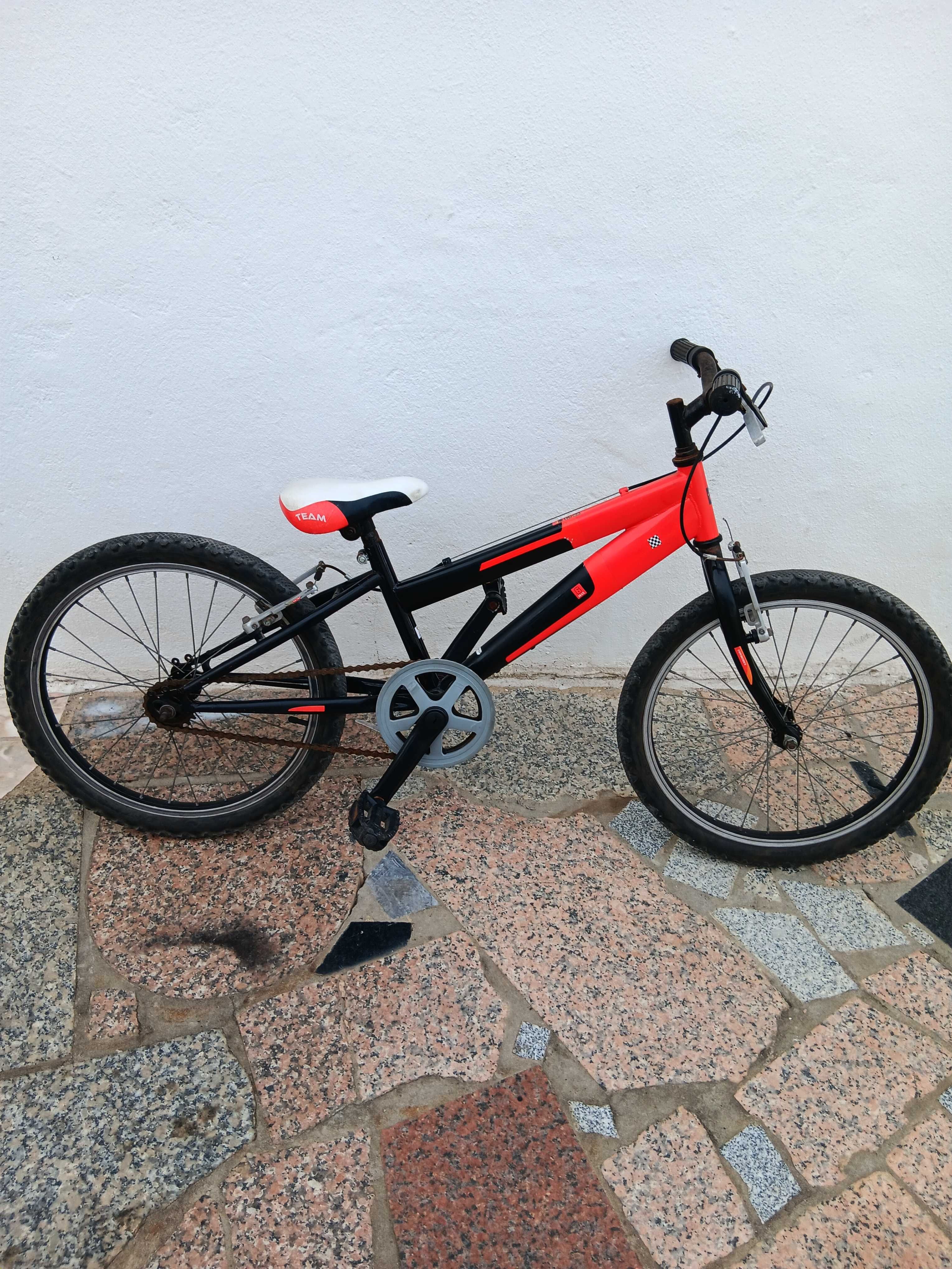peças novas e usadas de bicicleta