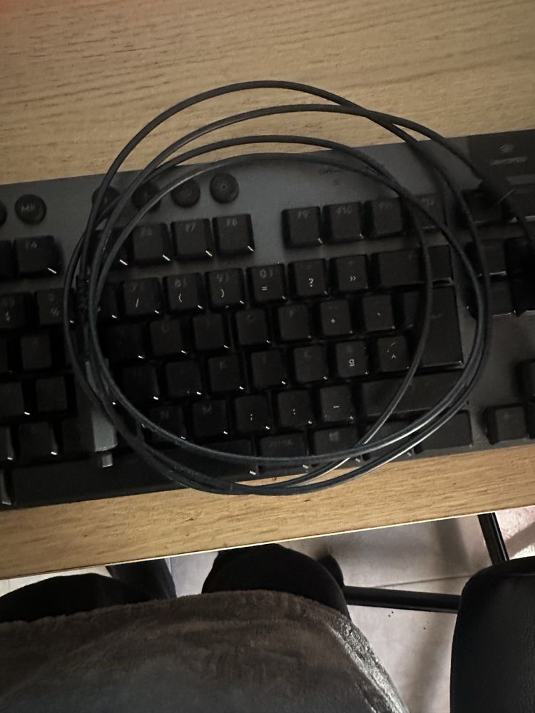 Logitech g915 (COM GARANTIA)
