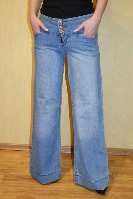 Джинсы брюки голубые Versace клеш расклешенные трубы Размер M