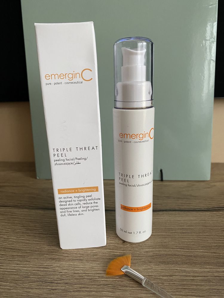 Intensywny, aktywny peeling do twarzy emerginC