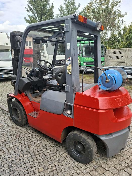 Toyota 7FG25 
Rok produkcji 2005
Udźwig 2500 kg
Posiada dokumentację u