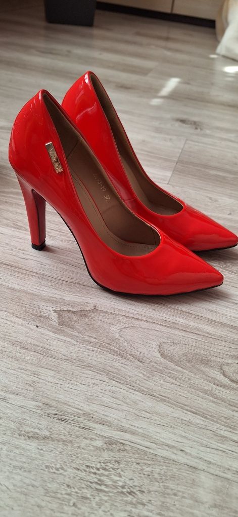 Buty szpilki czerwone  damskie 37