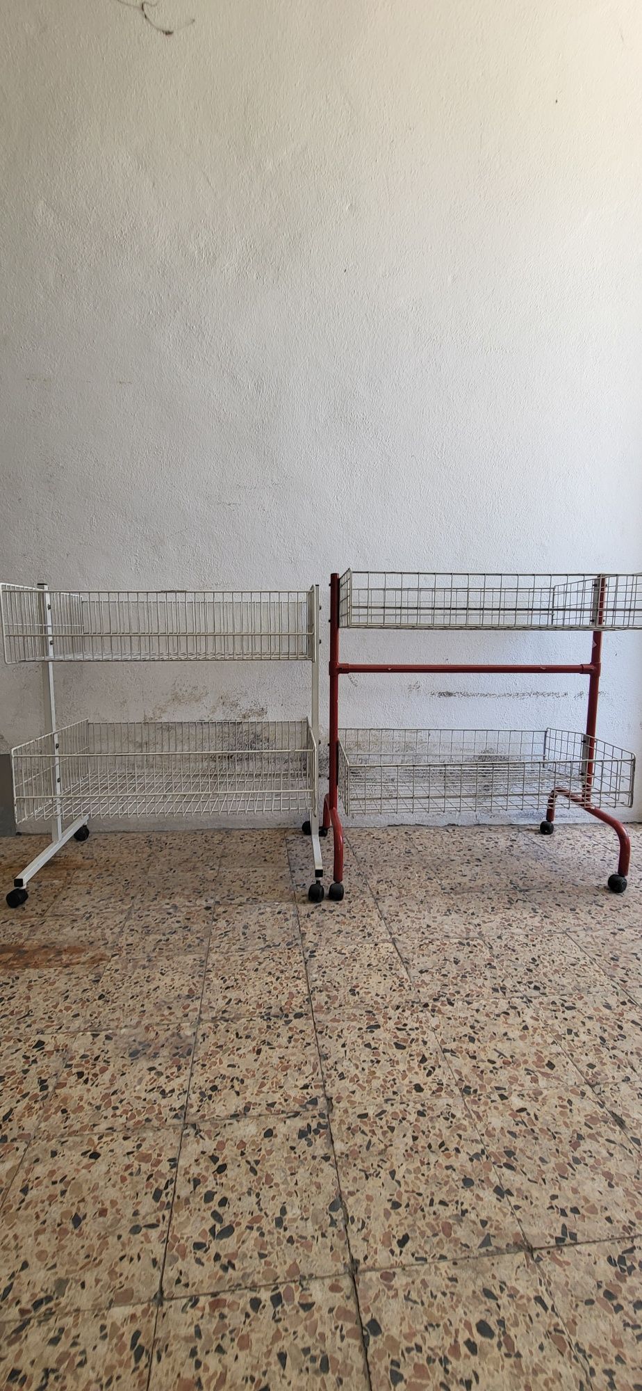 Vendo carros para arrumação.
