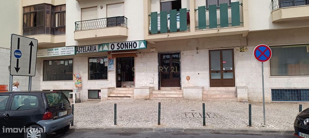 Loja com 2 Pisos no Cacém