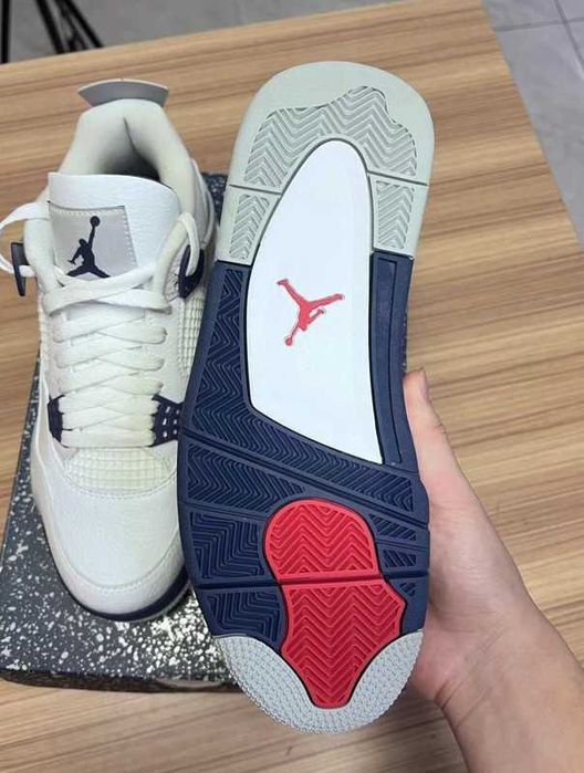 Buty damskie Trampk Jordan 4 Retro Midnight Navy R.42.5