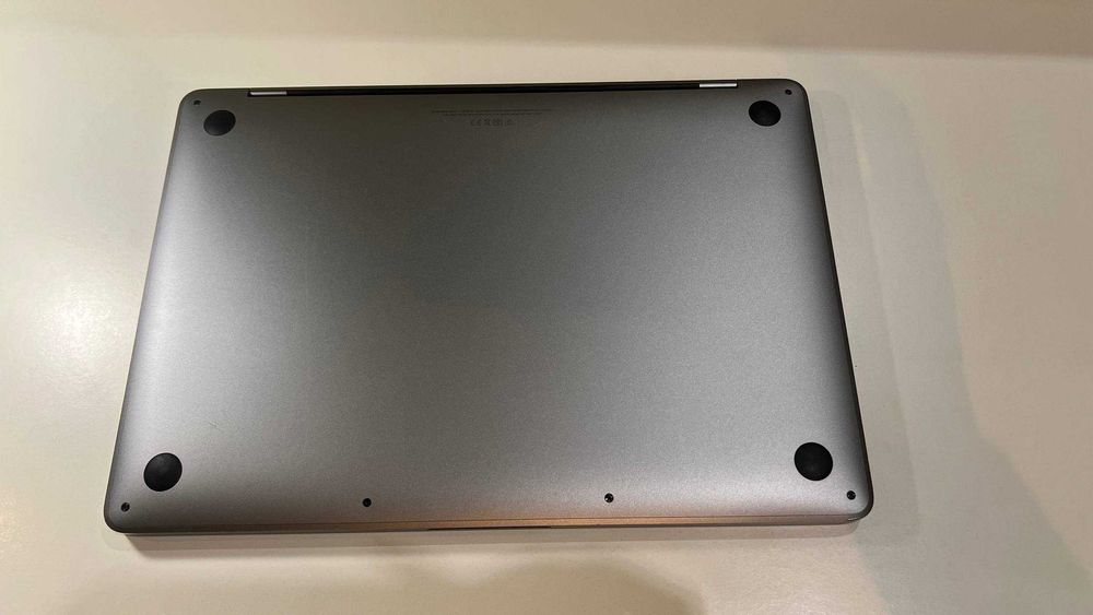 MacBook Pro 13″ (2019) | Intel Core i5 | 8 GB RAM | 128 GB SSD