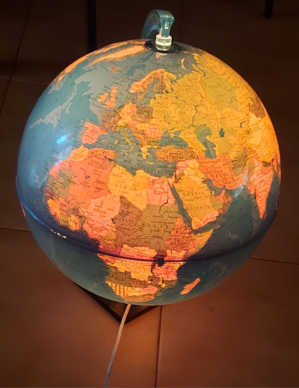 Globo terrestre iluminado