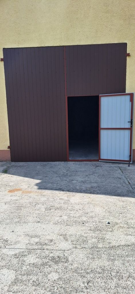 Drzwi i bramy do budynków gospodarczych lub garażu