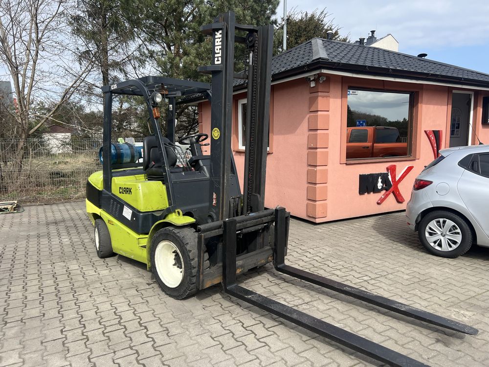 Wózek widłowy CLARK C35L