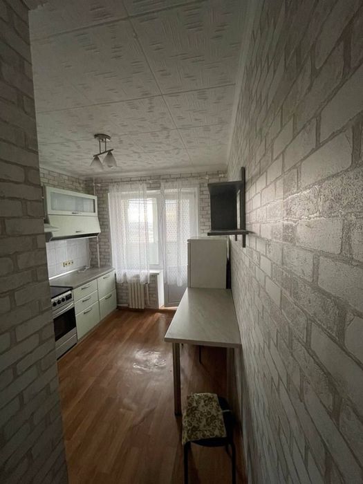 Продам простору 1-кімнатну квартиру ж/м Тополя вул.Тополина 14