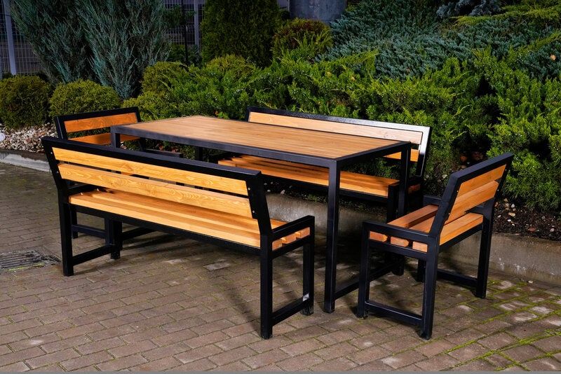 Меблі та декор з металу та дерева