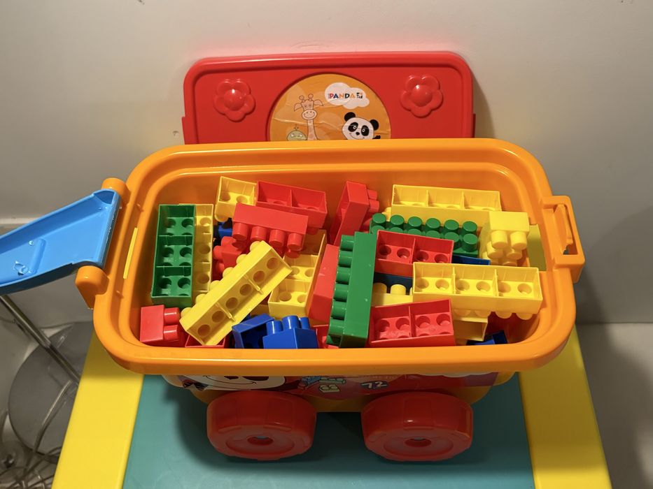 Carrinho de blocos de construção infantil