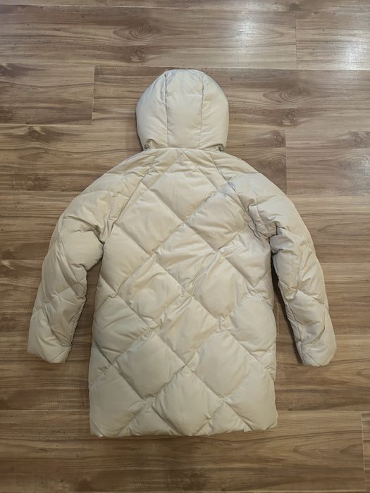 Жіночий пуховик ZARA