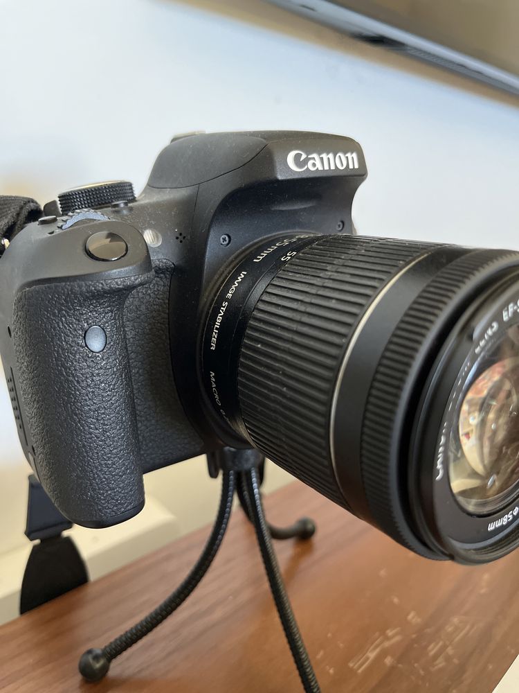 Câmera Canon 750D: Completa e Quase Nova